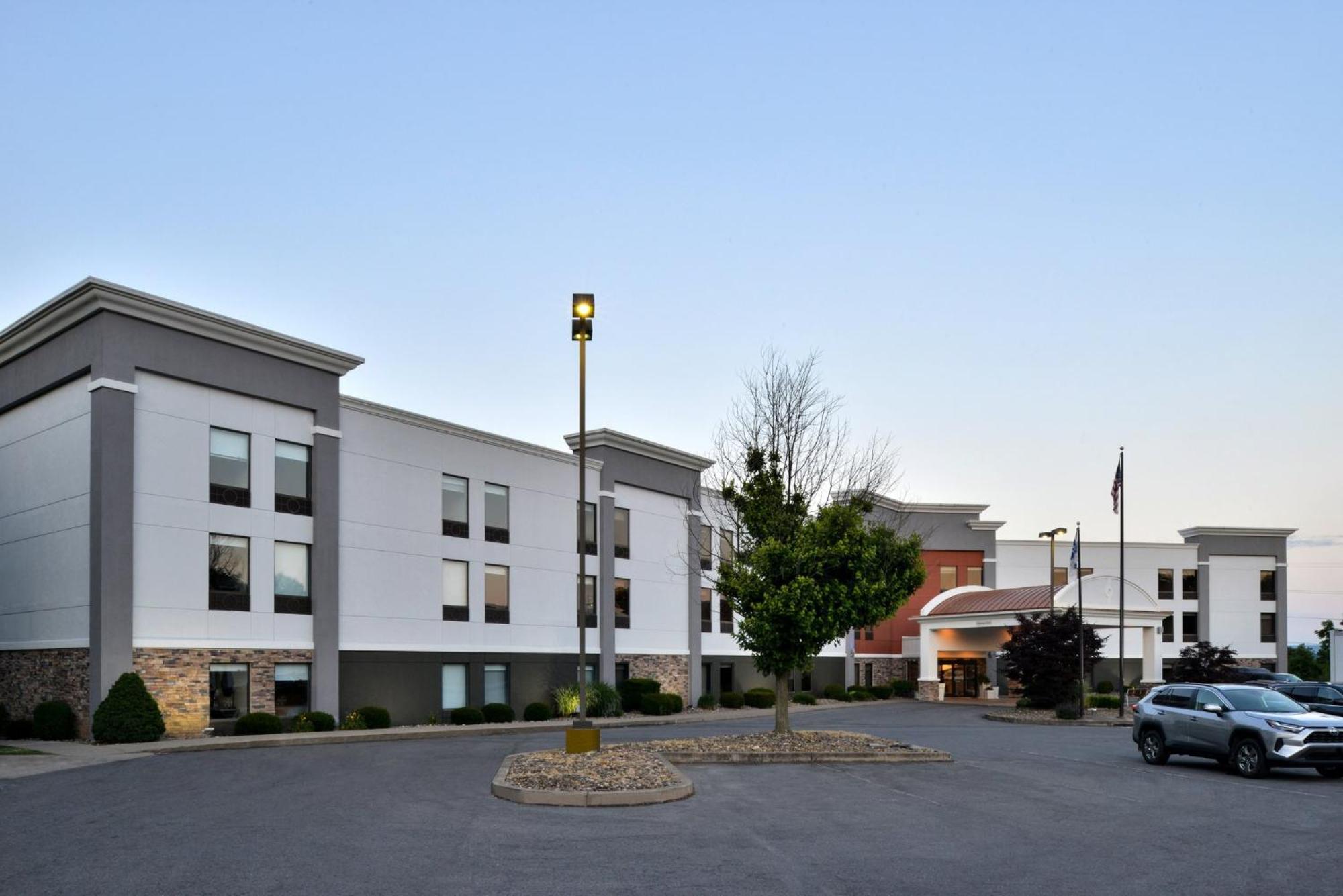 Holiday Inn Express Lewisburg - New Columbia By Ihg Exterior foto