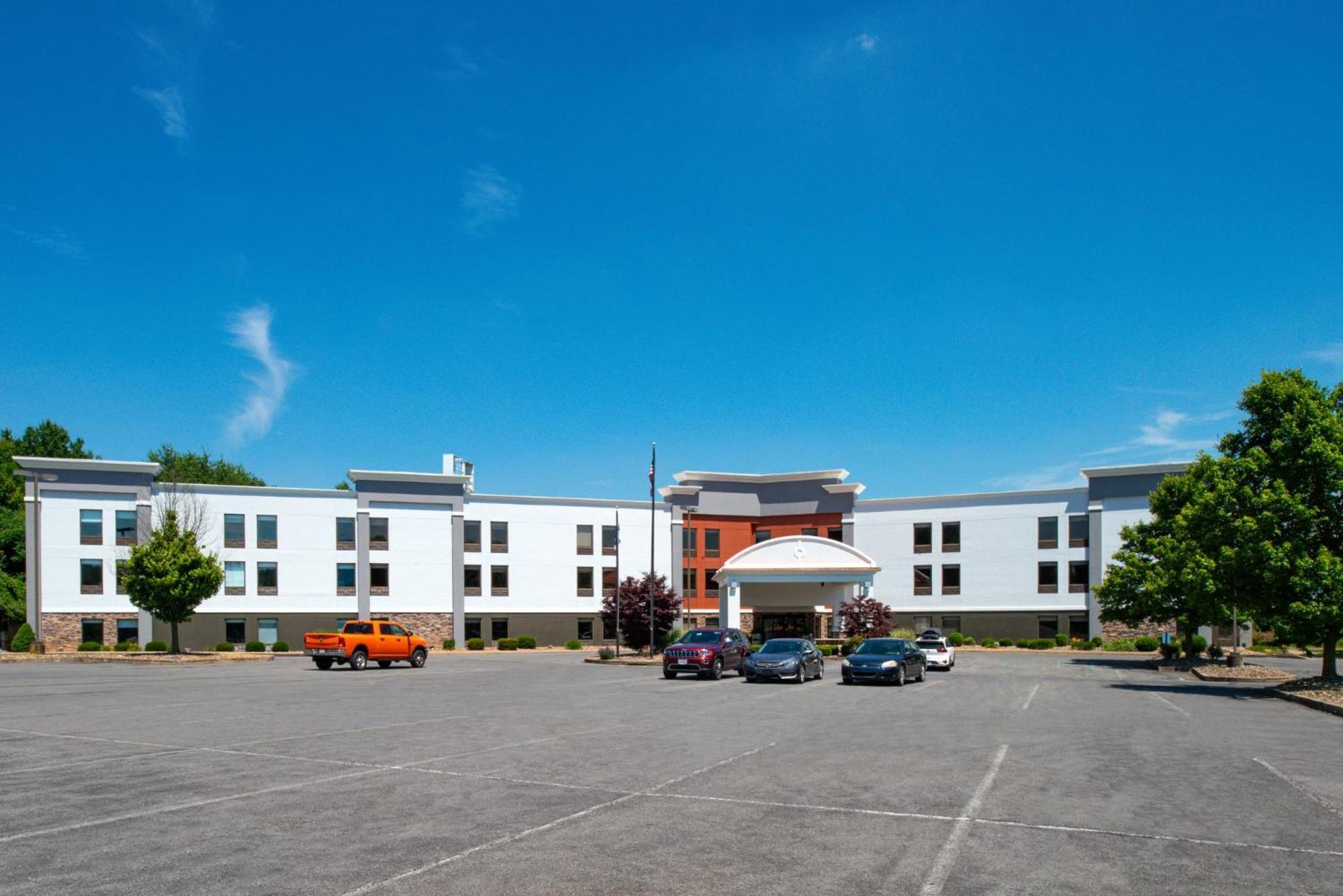 Holiday Inn Express Lewisburg - New Columbia By Ihg Exterior foto